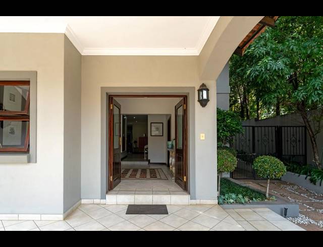 5 BEDROOM HOUSE FOR SALE IN FOURWAYS